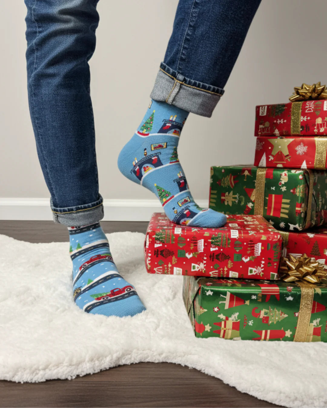 Christmas Vintage Truck & Living Room Socks